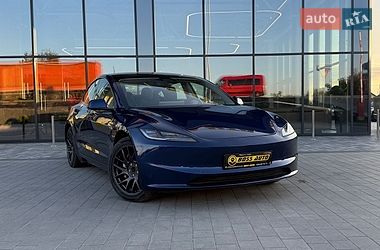 Седан Tesla Model 3 2024 в Львові