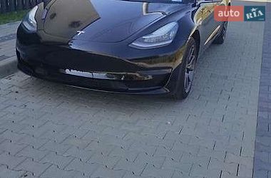 Седан Tesla Model 3 2019 в Киеве