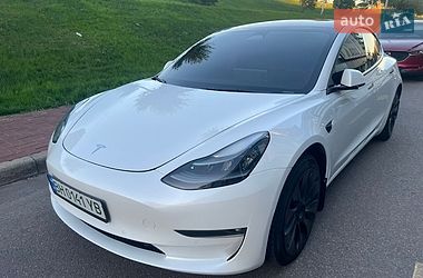 Седан Tesla Model 3 2022 в Киеве