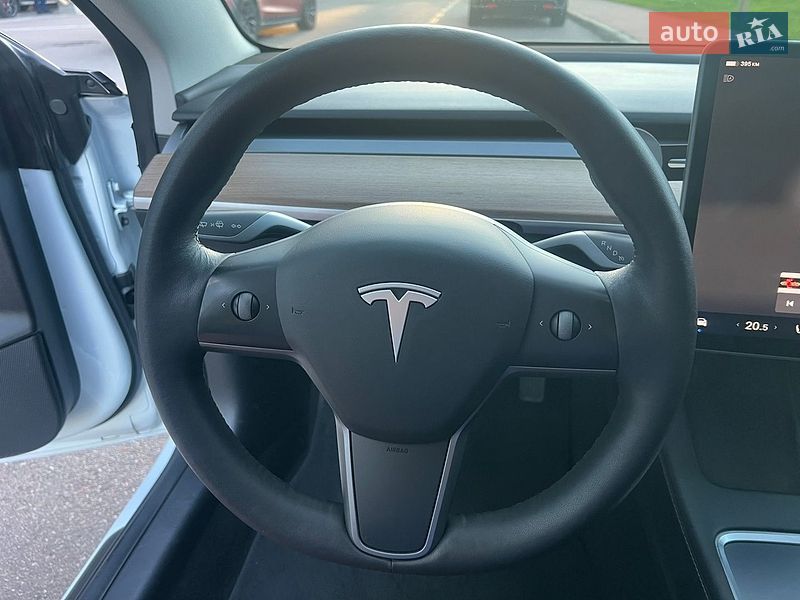 Седан Tesla Model 3 2022 в Киеве