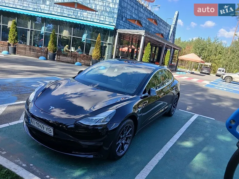 Tesla Model 3 2020