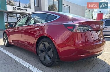 Седан Tesla Model 3 2018 в Львове