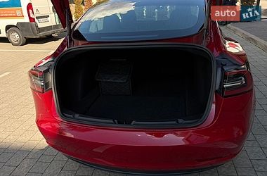 Седан Tesla Model 3 2018 в Львове