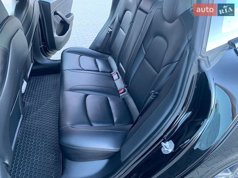 Седан Tesla Model 3 2022 в Киеве