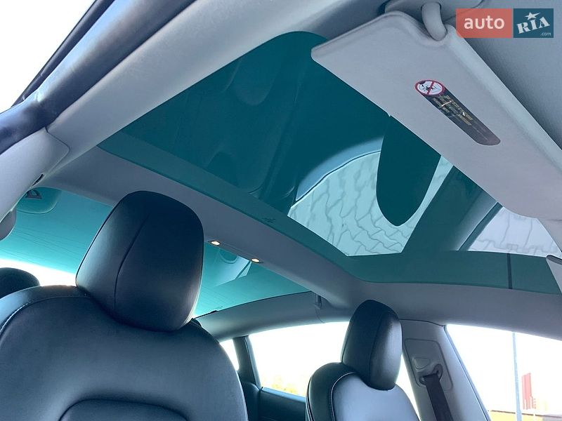 Седан Tesla Model 3 2022 в Киеве