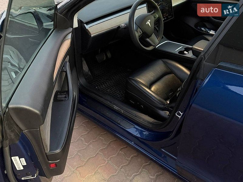 Седан Tesla Model 3 2022 в Ивано-Франковске