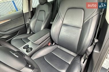 Седан Tesla Model 3 2022 в Краснограді