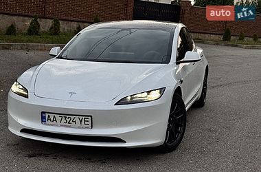 Седан Tesla Model 3 2025 в Полтаві