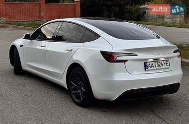 Седан Tesla Model 3 2025 в Полтаві