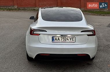 Седан Tesla Model 3 2025 в Полтаві