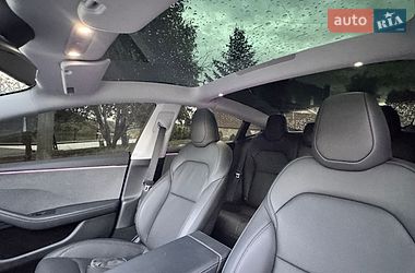 Седан Tesla Model 3 2025 в Полтаві