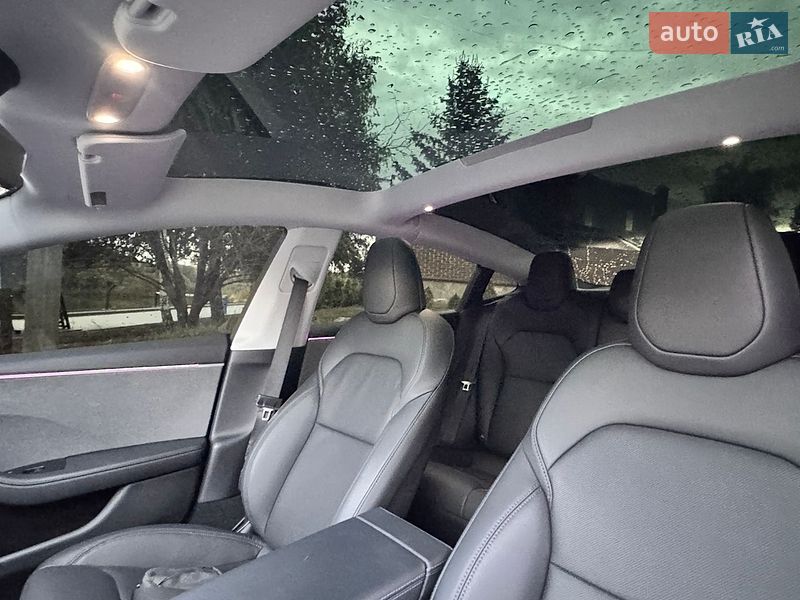 Седан Tesla Model 3 2025 в Полтаві
