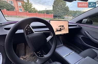 Седан Tesla Model 3 2025 в Полтаві