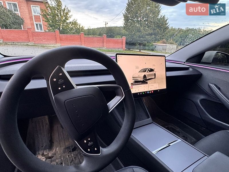 Седан Tesla Model 3 2025 в Полтаві
