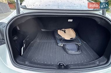 Седан Tesla Model 3 2025 в Полтаві