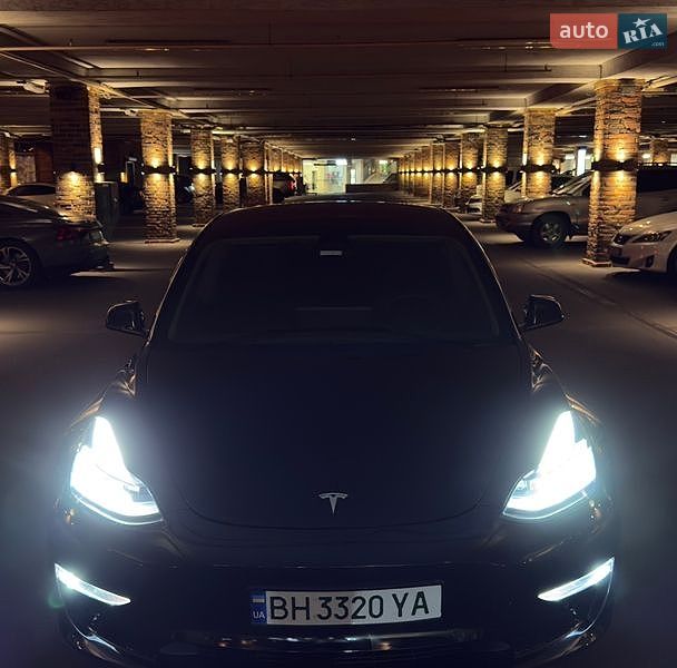 Седан Tesla Model 3 2020 в Одессе