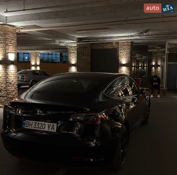 Седан Tesla Model 3 2020 в Одессе