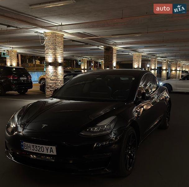 Седан Tesla Model 3 2020 в Одессе