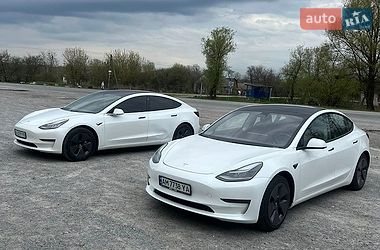 Седан Tesla Model 3 2017 в Киеве