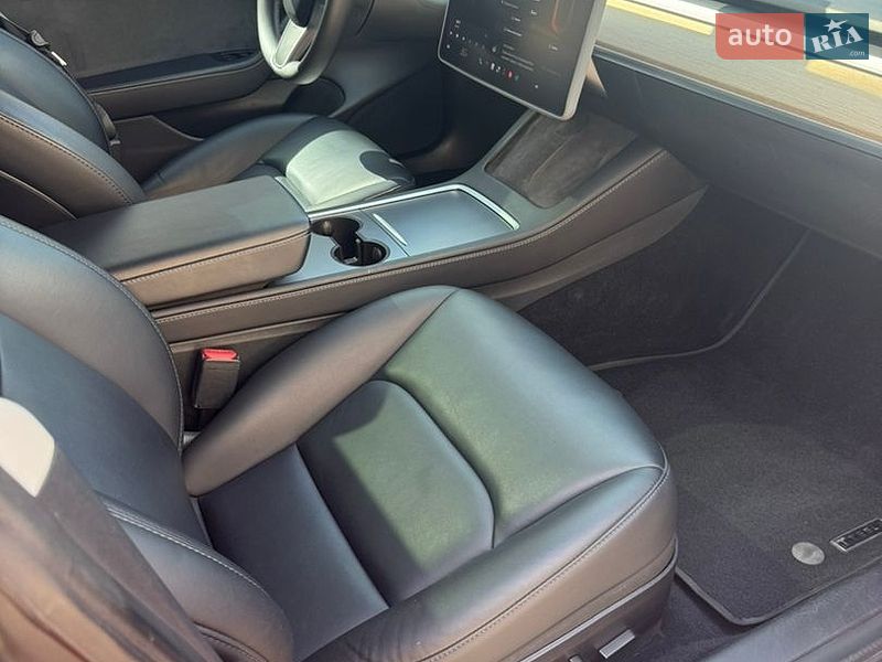 Седан Tesla Model 3 2020 в Дніпрі