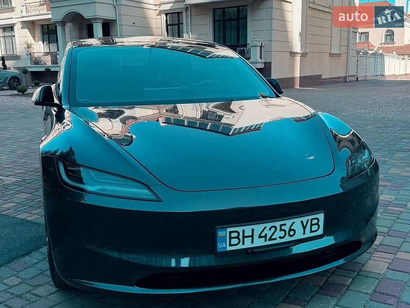 Седан Tesla Model 3 2024 в Одессе