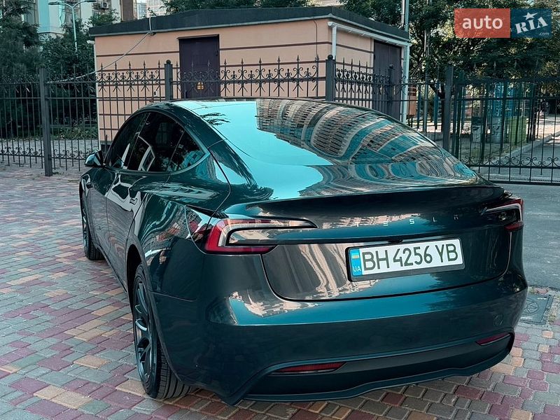Седан Tesla Model 3 2024 в Одессе