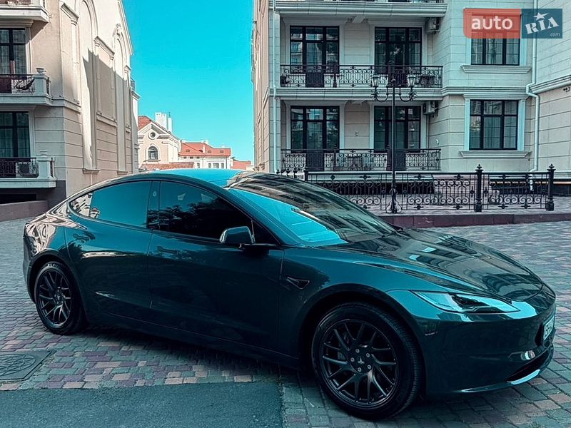 Седан Tesla Model 3 2024 в Одессе