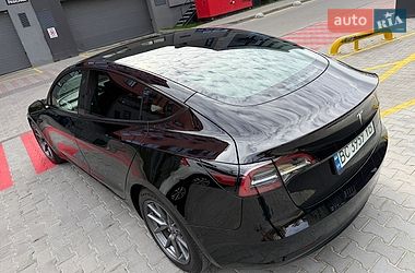 Седан Tesla Model 3 2022 в Львове