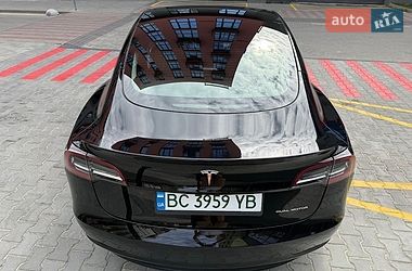 Седан Tesla Model 3 2022 в Львове