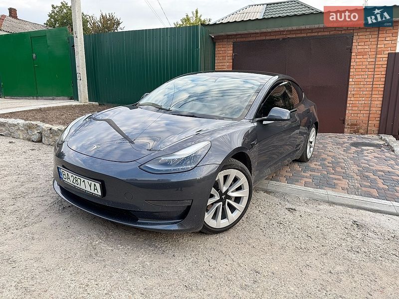 Tesla Model 3 2022