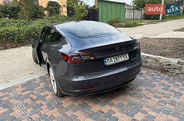 Седан Tesla Model 3 2022 в Кропивницькому