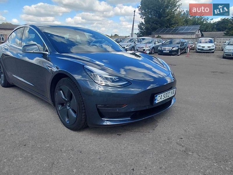 Седан Tesla Model 3 2020 в Києві