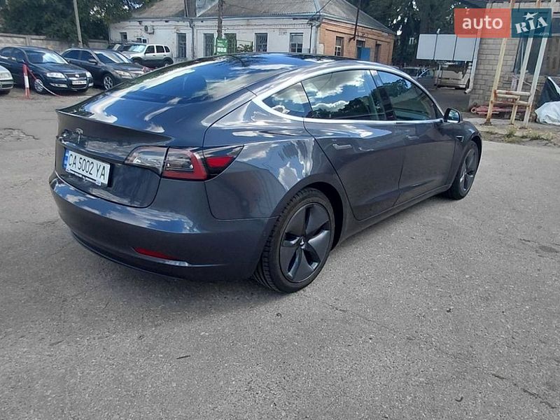 Седан Tesla Model 3 2020 в Києві