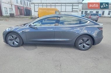 Седан Tesla Model 3 2020 в Києві