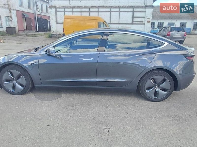 Седан Tesla Model 3 2020 в Києві