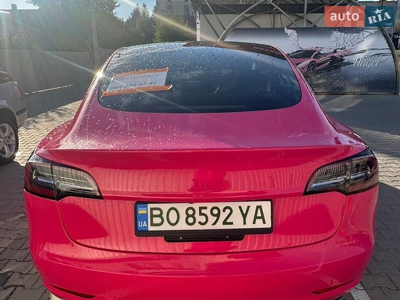 Седан Tesla Model 3 2023 в Монастириській