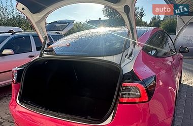 Седан Tesla Model 3 2023 в Монастириській