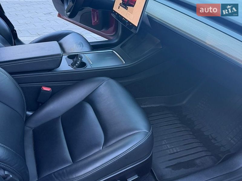 Седан Tesla Model 3 2022 в Тернополі