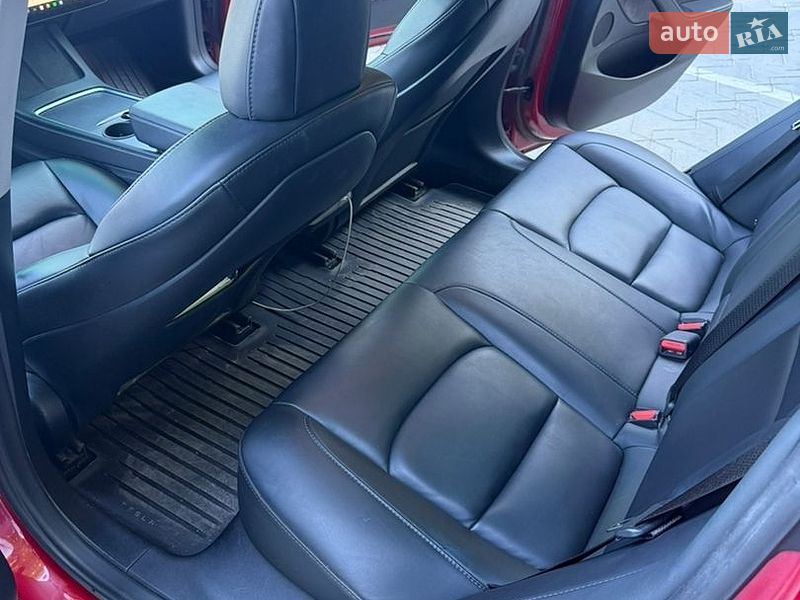 Седан Tesla Model 3 2022 в Тернополі