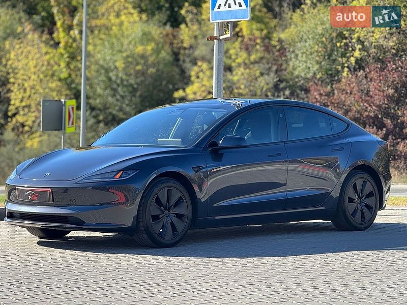 Седан Tesla Model 3 2024 в Тернополі