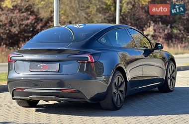 Седан Tesla Model 3 2024 в Тернополі