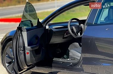 Седан Tesla Model 3 2024 в Тернополі