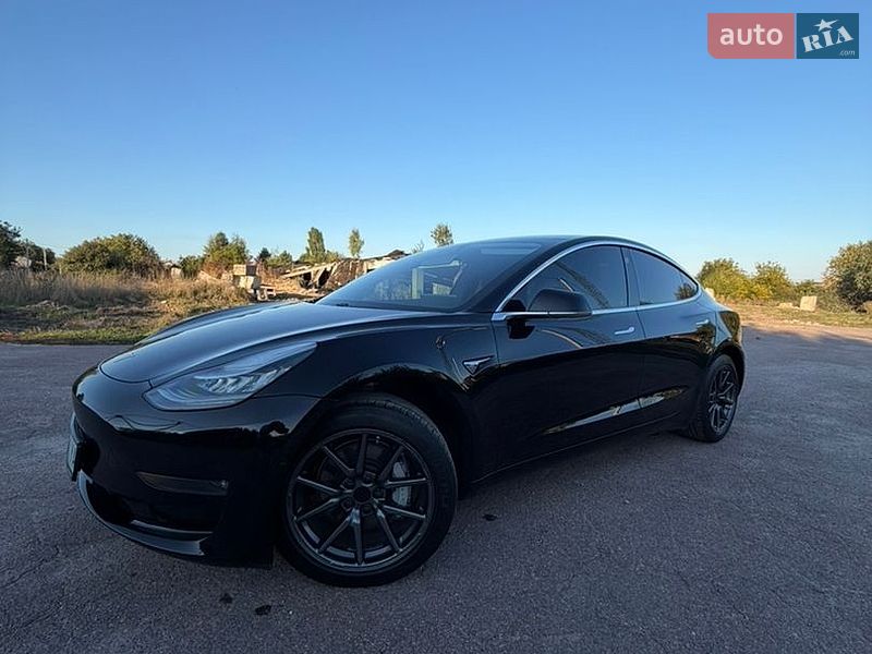 Седан Tesla Model 3 2019 в Бердичеве