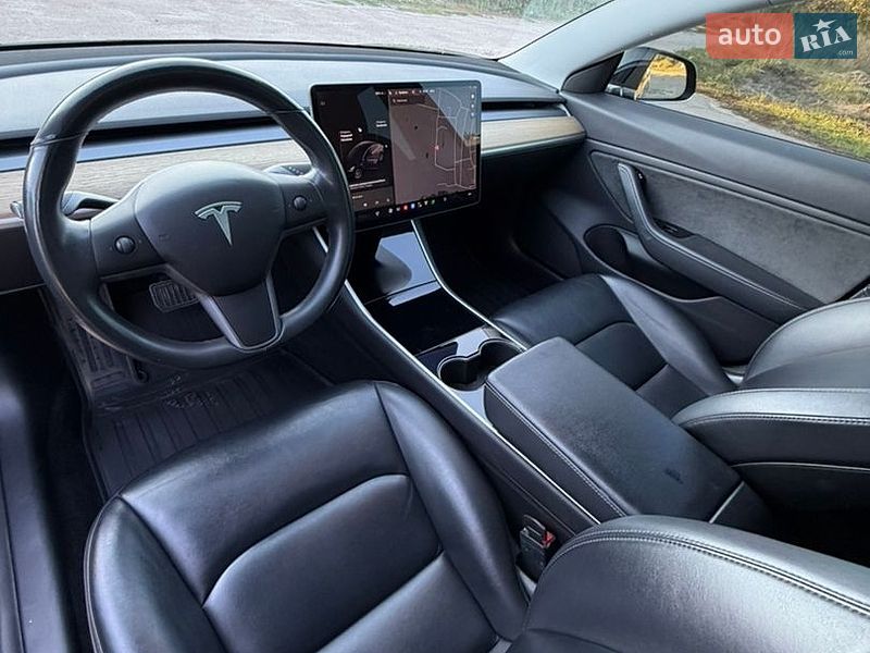 Седан Tesla Model 3 2019 в Бердичеве