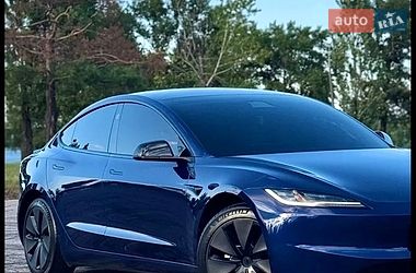 Седан Tesla Model 3 2025 в Дніпрі