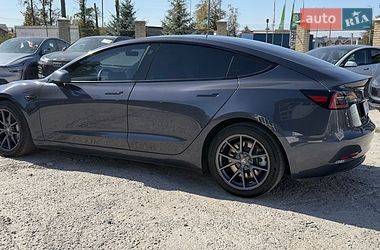 Седан Tesla Model 3 2021 в Вінниці