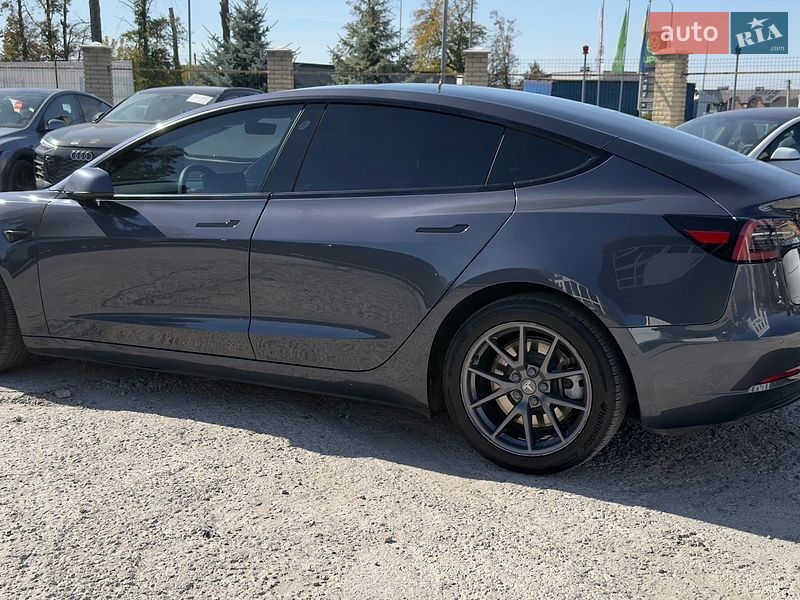 Седан Tesla Model 3 2021 в Вінниці