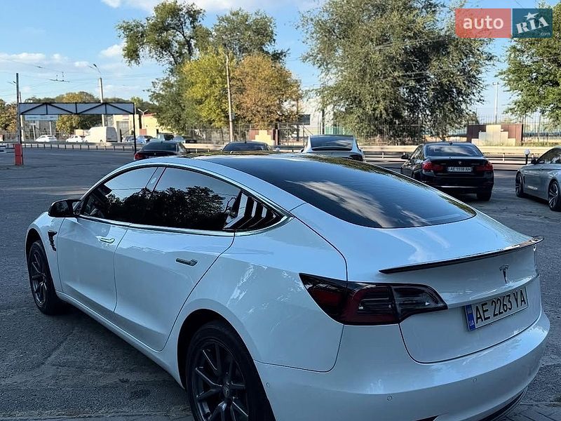 Седан Tesla Model 3 2020 в Львове фото 4 Седан Tesla Model 3 2020 в Львове