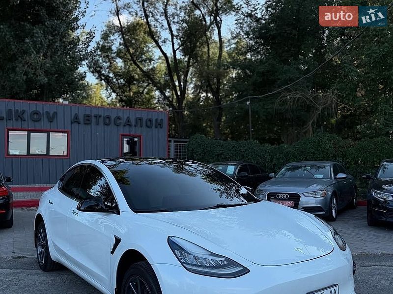 Tesla Model 3 2020 Tesla Model 3 2020