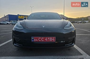 Седан Tesla Model 3 2020 в Львове